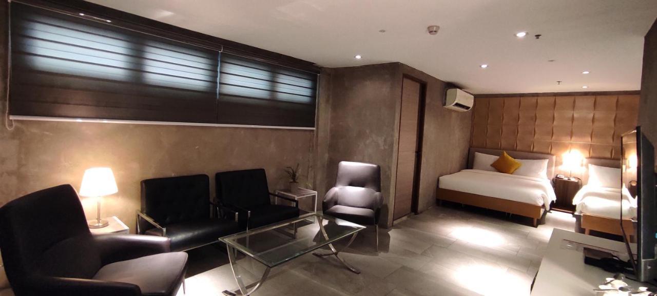 City Park Hotel Residences Taguig Exterior foto